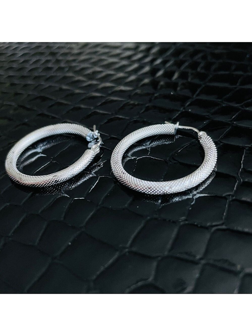 14K White Gold JAW Signed Textured Mesh Diamond Cut Hoop Earrings - Picture 5 of 8